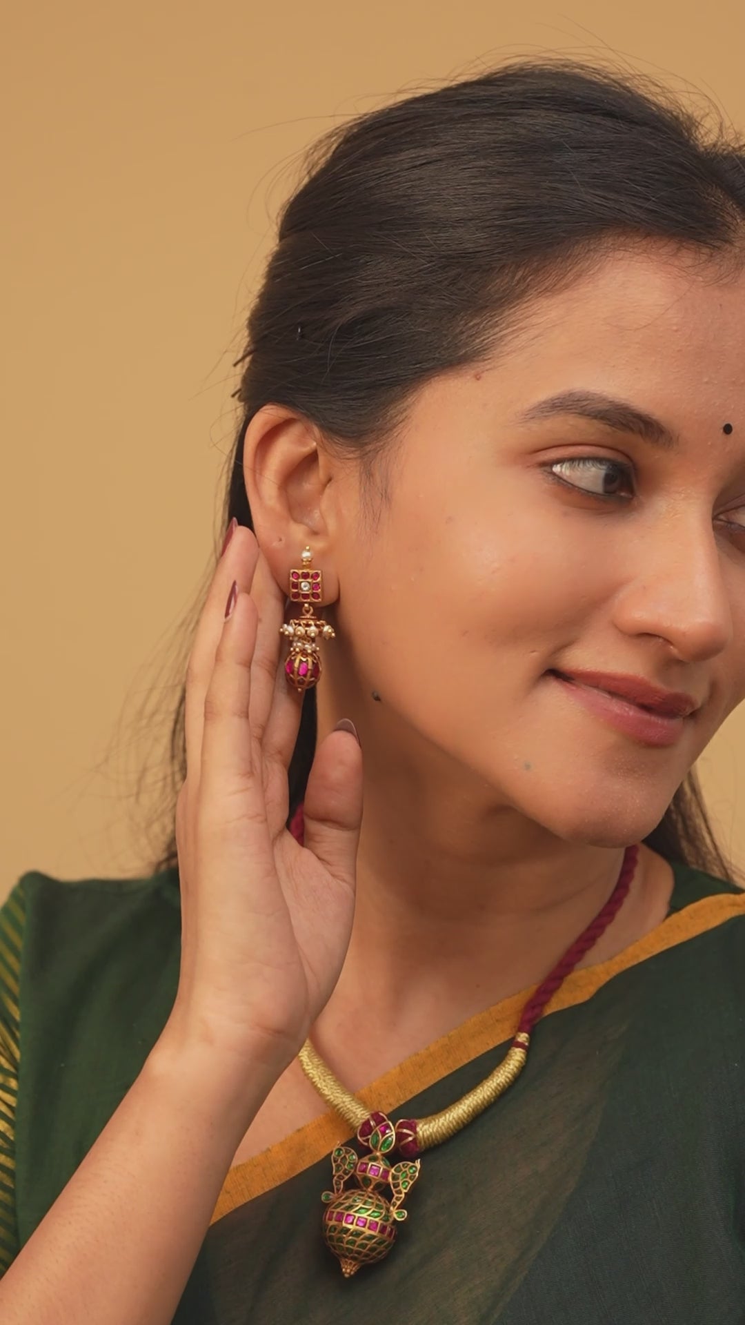 Stunning Gold Plated Kundan Short Necklace